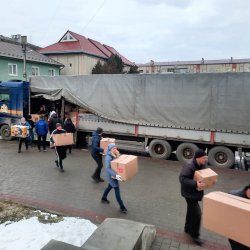 Pomagamy Ukrainie. Zbiórka darów trwa