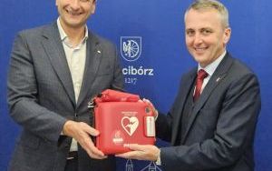 Firma Henkel przekazała defibrylatory Miastu Racibórz (5)