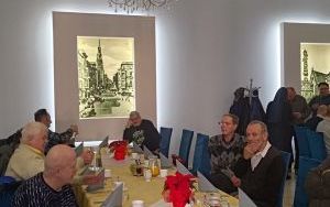 W Restauracji Raciborskiej odbyło się spotkanie wigilijne dla samotnych (9)