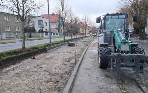 Przy ul. Słowackiego powstają nowe chodniki i ścieżki rowerowe (1)