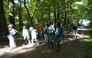 Dzieci ze Szkolnego Zespołu Antysmogowego z wizytą w Arboretum Bramy Morawskiej w Raciborzu (2)