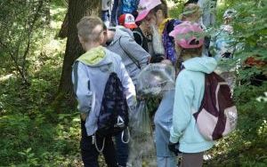 Dzieci ze Szkolnego Zespołu Antysmogowego z wizytą w Arboretum Bramy Morawskiej w Raciborzu (11)