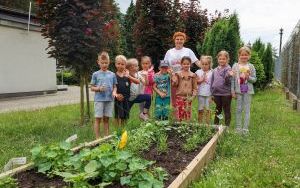 Raciborskie przedszkolaki spróbowały samodzielnie wyhodowanych owoców i warzyw (2)