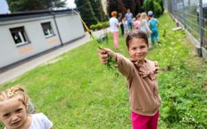 Raciborskie przedszkolaki spróbowały samodzielnie wyhodowanych owoców i warzyw (7)