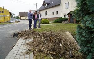 Służby miejskie porządkują ulice po weekendowych ulewach. Zebrał się Gminny Zespół Zarządzania Kryzysowego (13)