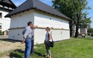 Ostatni etap renowacji zabytkowego spichlerza w Sudole (5)