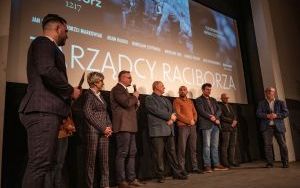 Prezydenci Raciborza stanęli razem na jednej scenie. Premiera filmu „Zarządcy Raciborza” już za nami (12)