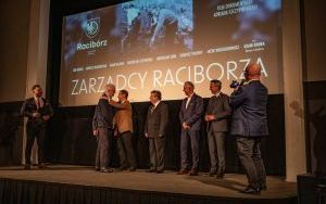 Prezydenci Raciborza stanęli razem na jednej scenie. Premiera filmu „Zarządcy Raciborza” już za nami (15)