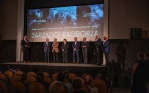 Prezydenci Raciborza stanęli razem na jednej scenie. Premiera filmu „Zarządcy Raciborza” już za nami (19)