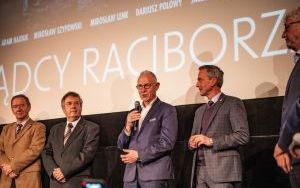 Prezydenci Raciborza stanęli razem na jednej scenie. Premiera filmu „Zarządcy Raciborza” już za nami (2)