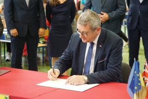 Minister Nauki i Szkolnictwa Wyższego Wojciecha Murdzek  podpisał decyzję  o wskazaniu lokalizacji dla drugiej pilotażowej Strefy Odkrywania, Wyobraźni i Aktywności w Raciborzu. 