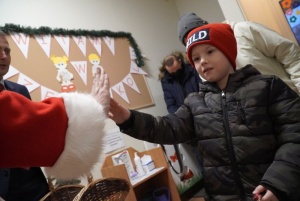 Prezydent razem z Św. Mikołajem przywitali przedszkolaków